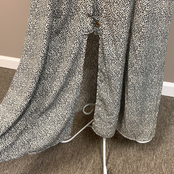 Pattern button down dress - Picture 4 of 4